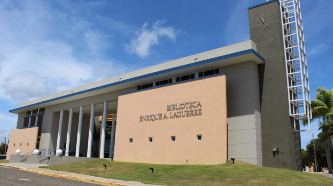 Foto Biblioteca Upr Aguadilla