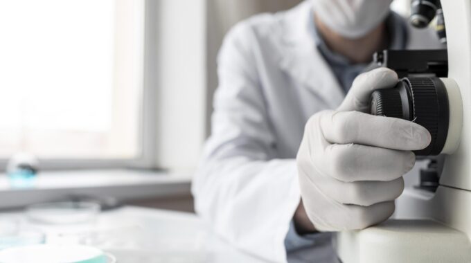 Foto Tecnico De Laboratorio