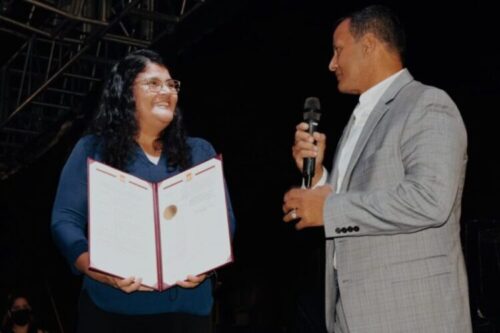 Doctora Sonia Rivera González, Rectora De La Universidad De Puerto Rico En Aguadilla Honorable Julio Roldán Concepción, Alcalde Del Municipio De Aguadilla