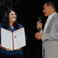 Doctora Sonia Rivera González, Rectora de la Universidad de Puerto Rico en Aguadilla Honorable Julio Roldán Concepción, alcalde del Municipio de Aguadilla